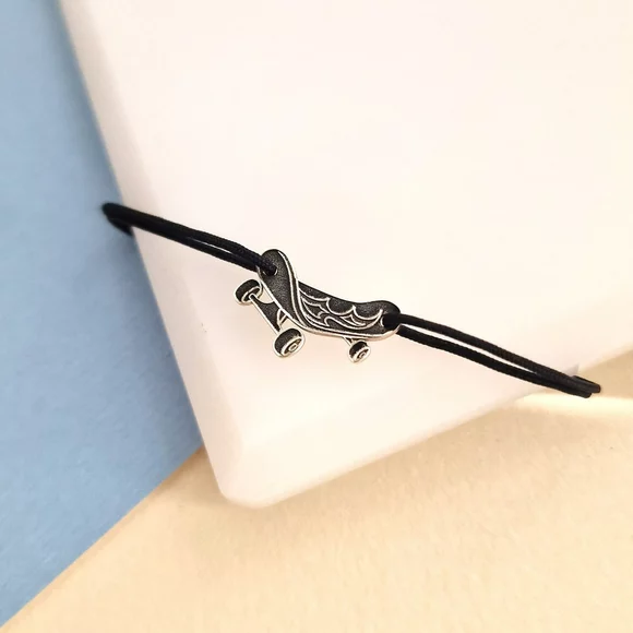 Ezüst Karkötő - Gördeszka névvel - 925 Sterling Ezüst  - Állítható Zsinórral