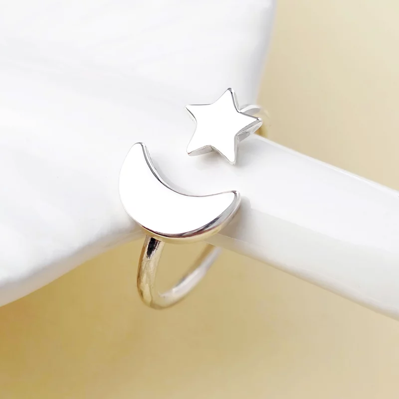 Félhold és csillaggyűrű - Személyre szabott kezdeti gravírozás - Ezüst 925 - Állítható modell