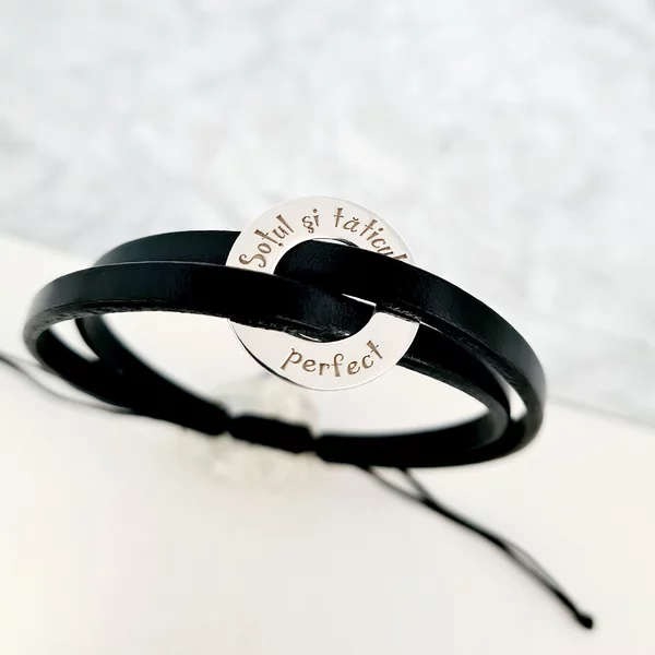 Férfi karkötő - Személyre szabott 925 ezüst korongmodell 2 réteg fekete bőrrel fonva - Állítható zsinórzár