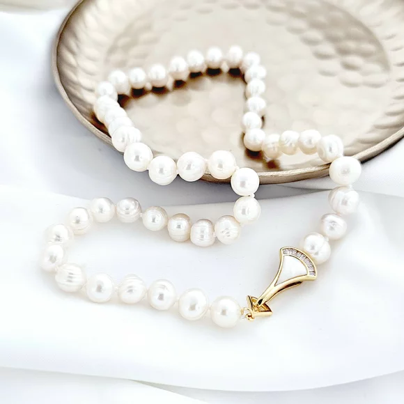 Gyöngy Nyaklánc - Halvány Rózsaszín Gömb Gyöngy - 18K Sárga Aranyozott 925 Sterling Ezüst - Elegáns Kapocs