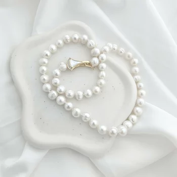Gyöngy Nyaklánc - Halvány Rózsaszín Gömb Gyöngy - 18K Sárga Aranyozott 925 Sterling Ezüst - Elegáns Kapocs