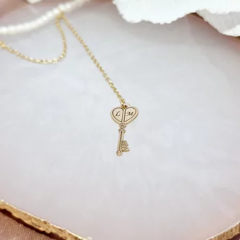 Gyöngy Nyaklánc - Kiút a labirintusból - Apró Gyöngyök Lánc és Kulcs Medál - 18K Sárga Aranyozott 925 Sterling Ezüst