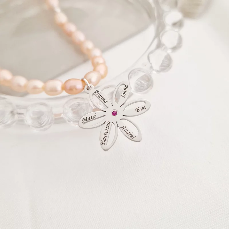 Gyöngy Nyaklánc - Szirmok Rejtélye -  Barack Rizs-szem Gyöngyök  és Virág Medál Rubinnal - 925 Sterling Ezüst - Karabíner Kapocs