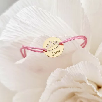 Hercegnő Karkötő - 12 mm Érme Névvel - 18K Sárga Aranyozott Sterling Ezüst - Állítható Méret - Különböző Színű Zsinór