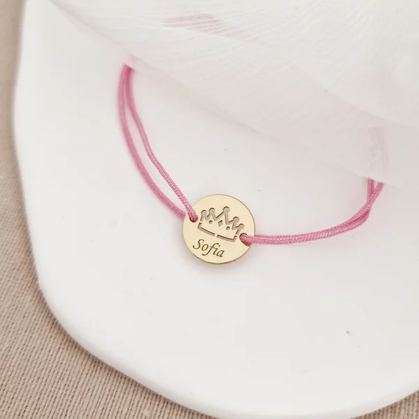 Hercegnő Karkötő - 12 mm Érme Névvel - 18K Sárga Aranyozott Sterling Ezüst - Állítható Méret - Különböző Színű Zsinór