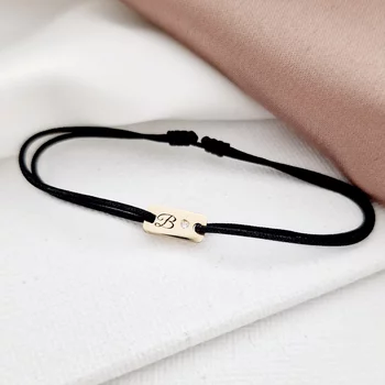 14K Lemez Monogram Karkötő Gyémánttal és állítható zsinórral
