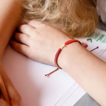 Kereszt Karkötő - 14K Sárga Arany - Állítható Zsinórral