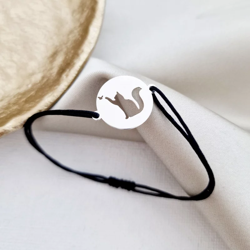 Ezüst Kivágott Cica Karkötő állítható zsinórral