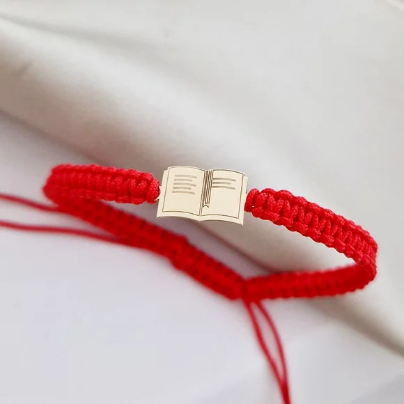 14K Könyv Karkötő makramé zsinórral