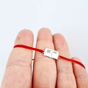 Ezüst Nyitott Könyv Karkötő állítható zsinórral