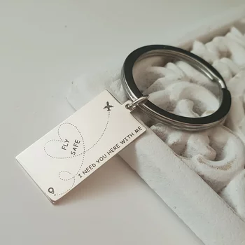 Kulcstartó, gravírozott utazási szimbólummal és szöveggel - Ezüst 925