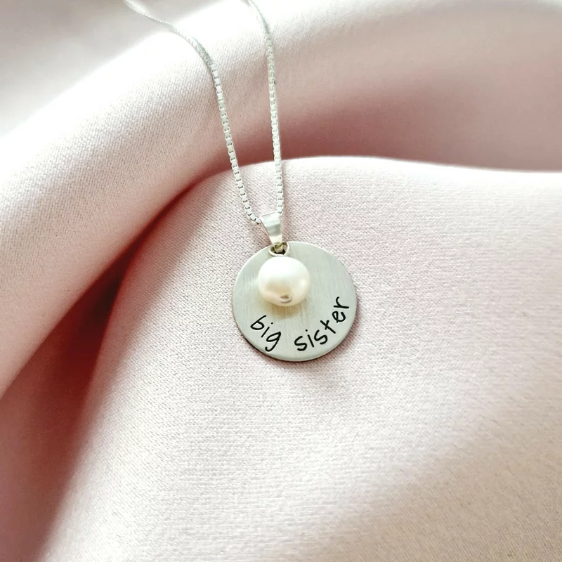 Middle Sister Nyaklánc – 925 Sterling Ezüst és Gyöngycsepp Charm