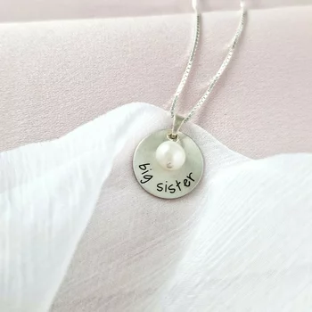 Middle Sister Nyaklánc – 925 Sterling Ezüst és Gyöngycsepp Charm