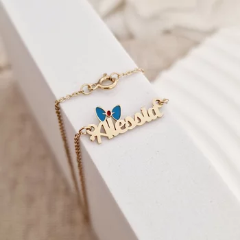 Név Nyaklánc - 18K Sárga Aranyozott 925 Sterling Ezüst Névvel és Zománcozott Masnival