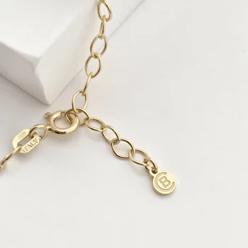 Névnyaklánc – Klasszikus Elegáns Betűtípus – 18K Sárga Aranyozott 925 Sterling Ezüst