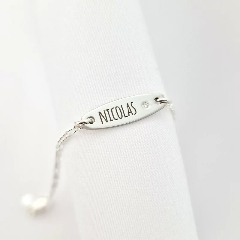 Névvel Gravírozott Karkötő – Természetes Gyémánt - Ródiumozott 925-ös Sterling Ezüst - Kisfiús/lányos Lánc