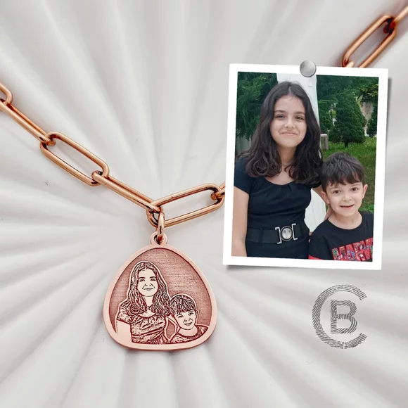 Nyaklánc Gravírozott Fénykép - Kerekített Háromszög Medál - 18K Rozé Aranyozott 925 Sterling Ezüst - Dombormű Gravírozás - Nagyszemű Lánc