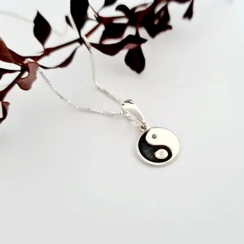 Ezüst Ying Yang Nyaklánc Gyémántokkal