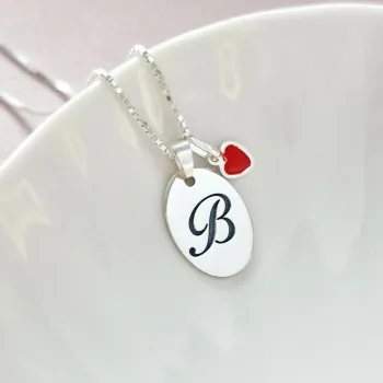 Love Initial Nyaklánc – Ovális Medál és Szív Charm – 925 Sterling Ezüst