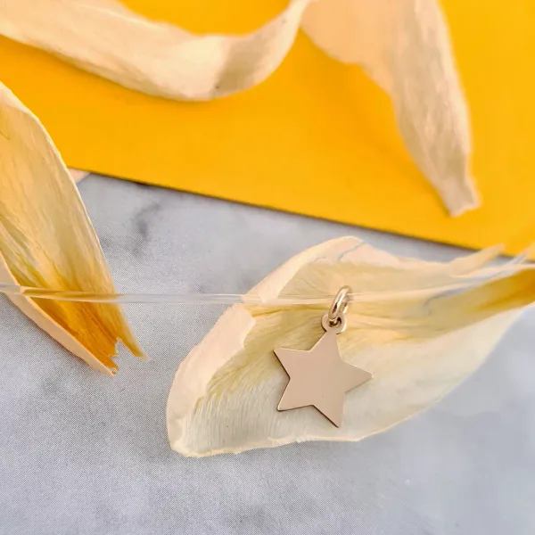 14K Sárga Arany Choker - Csillag medál - Szilikon lánc karabineres csattal