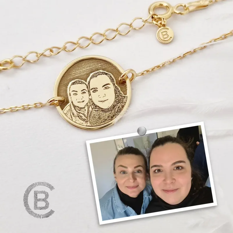 Karkötő Gravírozott Fénykép - Mindig Közel - 18K Sárga Aranyozott 925 Sterling Ezüst - Dombormű Gravírozás - Lánc