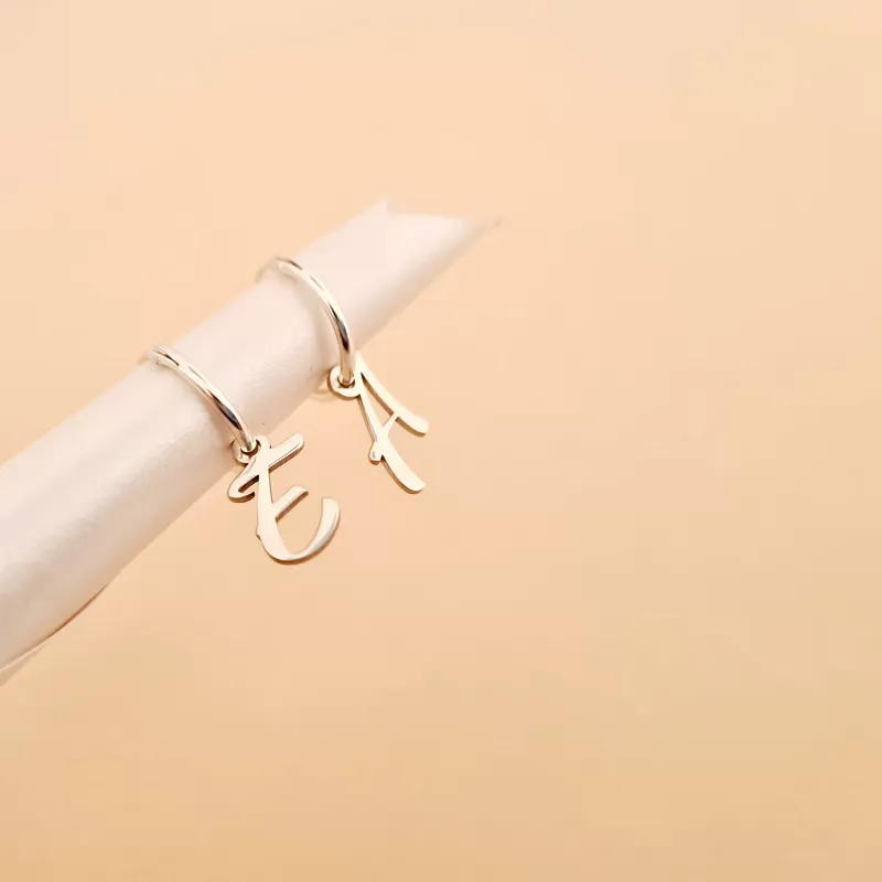 Ezüst Monogram Karika Fülbevaló