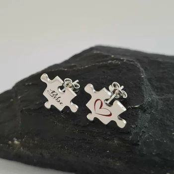 Személyre szabott fülbevaló - Gravírozott/színes zománccal díszített puzzle darab - Ezüst 925 - csavaros záródás