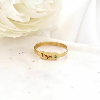 Személyre szabott gyűrű - A Személyiség Rezgései - Gyűrű Névvel és 1 Drágakővel - 925-ös Ezüst 18K Sárga arany bevonattal