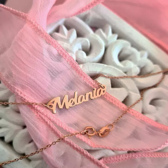 Személyre szabott névlánc - Elegáns betűtípus - 925 ezüstözött 18K Rózsarannyal