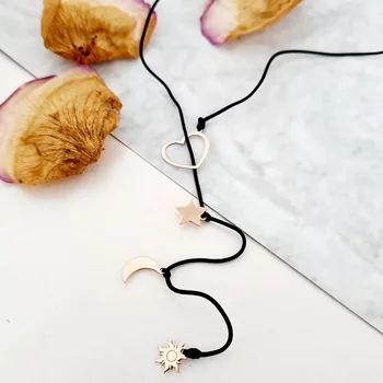 Ezüst Lariat Y Nyaklánc 18K rozé arany bevonattal - 1 Szív és 3 Választott Elem - fekete zsinór