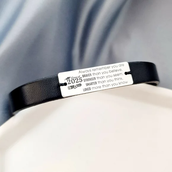 Bratara barbateasca cu piele neagra - Placuta personalizata cu text absolvire- Argint 925 - Inchizatoare neagra inox
