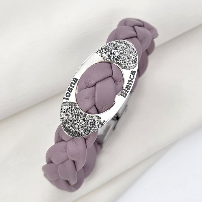 Bratara personalizata cu Charm oval si nume gravate - Piele impletita roz lila - Argint 925 - Inchizatoare clips din otel inoxidabil