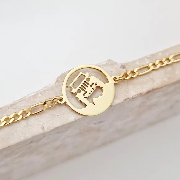 Bratara personalizata - Disc decupat cu simbol masina off road - Argint 925 placat cu Aur Galben 18K - bratara barbati cu lant