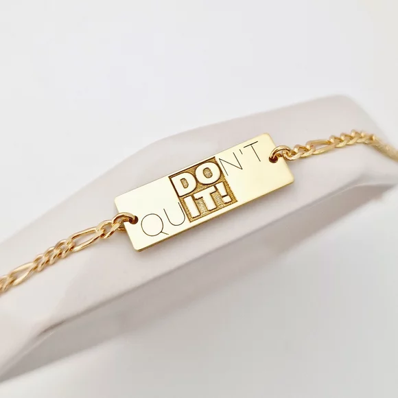 Bratara  personalizata - placuta cu text personalizat Don't Quit - Argint 925 placat cu Aur Galben 18K - bratara barbati cu lant
