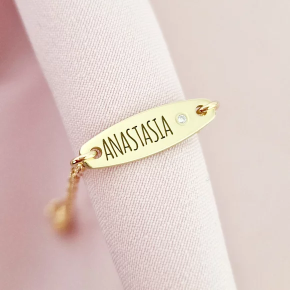 Brățară placuta personalizata cu nume de fetita – Diamant natural - Argint 925 placat cu Aur Galben 18K- Cu lantisor fata/baiat