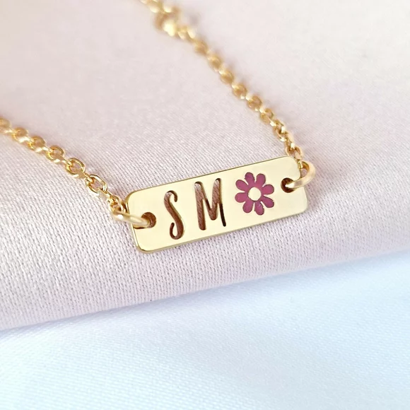 Bratara placuta simbol floare - initiale personalizate - Argint 925 placat cu Aur Galben 18K - Cu lantisor fata/baiat