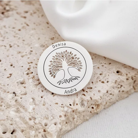 Brosa personalizata cu ac - Copacul vietii inconjurat de un text special -  Argint 925