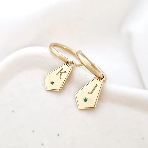 Cercei rotunzi - HOOPS in forma de cravata cu initiale personalizate - Argint 925 placat cu Aur galben 18K