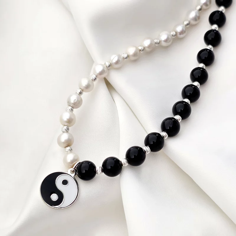 Colier cu Perle & Onix - Pandantiv Yin Yang - Model echilibrat cu perle albe, bilute si pietre onix - Argint 925 picture - 2