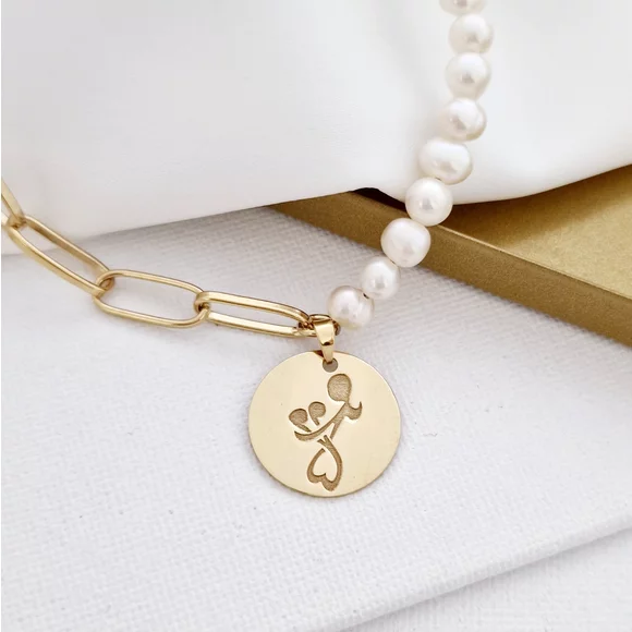Colier personalizat - Perlele mele - Pandantiv banut de 18 mm - Combinație lant cu zale dreptunghiulare si perle - Argint 925 placat cu Aur Galben 18K