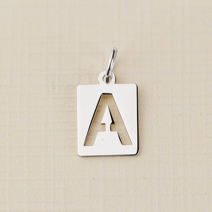 ELM Charm - Placuta cu initiala - Argint 925
