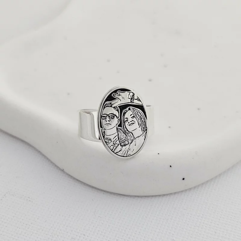Inel personalizat cu poza - Amintire in oval - Model fotogravura relief - Argint 925 picture - 4