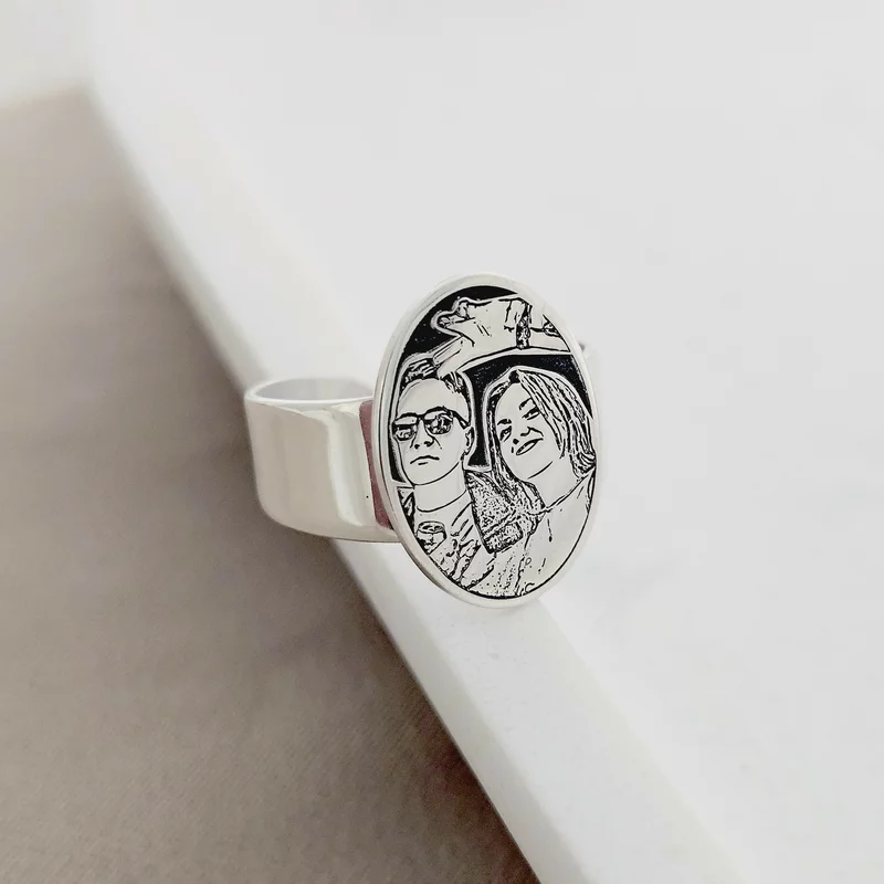 Inel personalizat cu poza - Amintire in oval - Model fotogravura relief - Argint 925 picture - 3