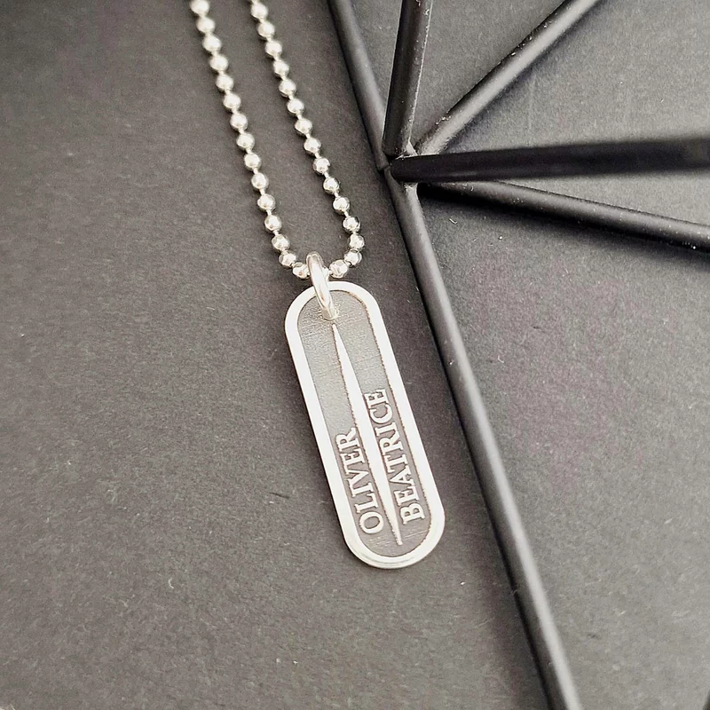 Lant barbatesc - Vector al Directiei - Personalizat nume in relief - Argint 925 picture - 2