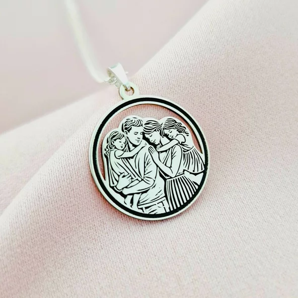 Lantisor cu medalion rotund - Împreună Mereu - tata, mama si doua fete - Argint 925 - Lant forzatina