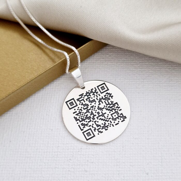 Lantisor cu pandantiv banut - personalizat cu QR code - Argint 925