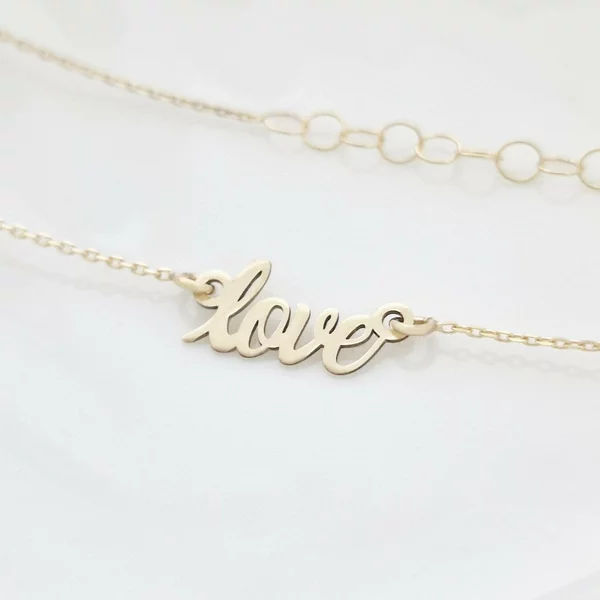 Lantisor cu pandantiv love - Aur Galben 14K