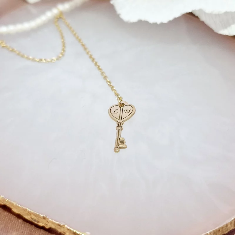 Lantisor cu Perle - Iesirea din labirint - Model sirag perle mici conectate cu un lant si pandantiv cheie - Argint 925 placat cu Aur Galben 18K picture - 3