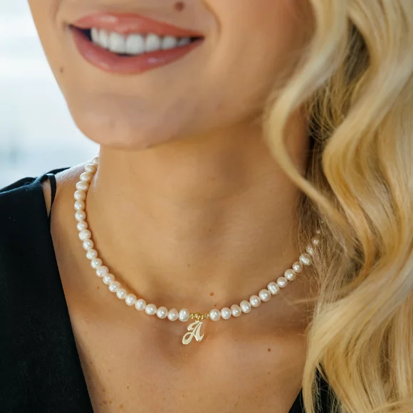 Lantisor cu Perle - Initiala eleganta - Model sirag de perle si si 4 bilute - Aur Galben 14K
