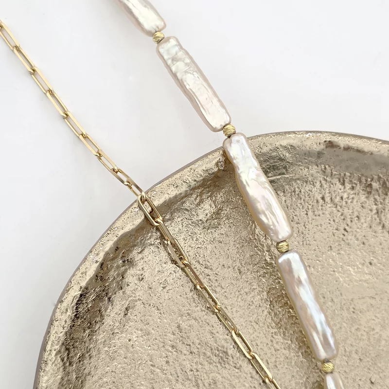 Lantisor cu Perle - Medalion disc cu silueta de ingeras si inimioara decupata - Cristal swarovski -  Model sirag de perle stick silver si bilute din Argint 925 placat cu Aur Galben 18K picture - 6